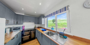 Pet Friendly 1Br Modernised Cottage with Fibre WiFi